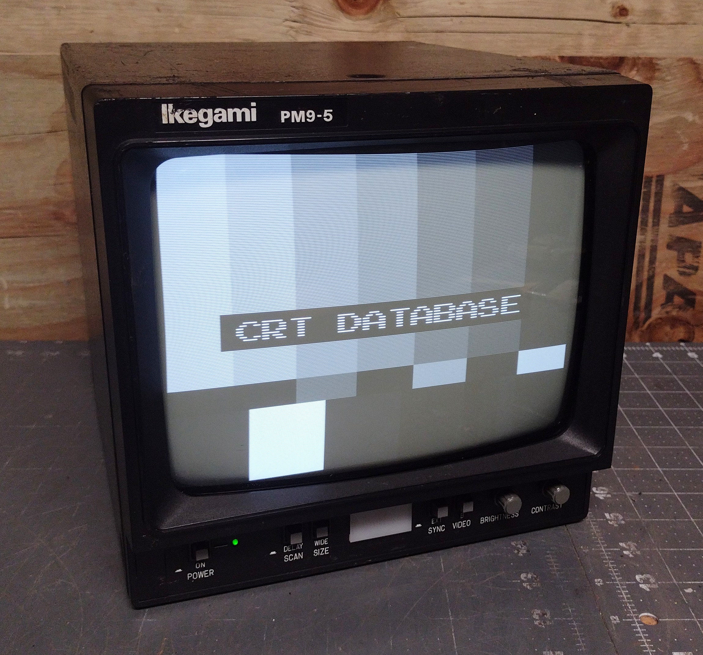 Ikegami　6インチ　ブラウン管　CRT Ikegami PM-9050 | CRT Database